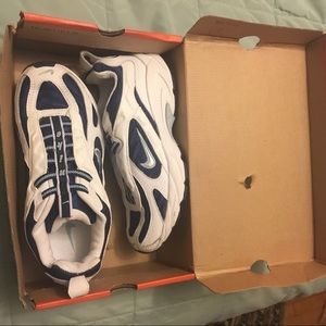 Men's Nikes size 5.5